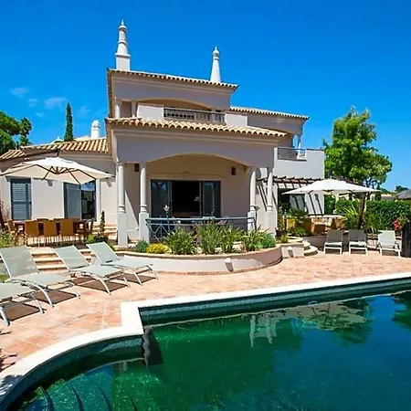 Vale Do Garrao Sleeps 8 Pool Air Con Wifi Villa