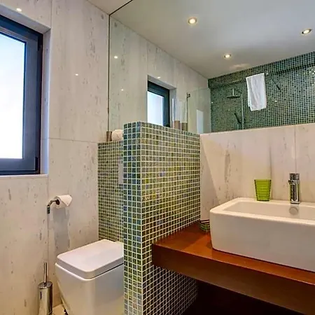 Vale Do Garrao Sleeps 8 Pool Air Con Wifi Villa