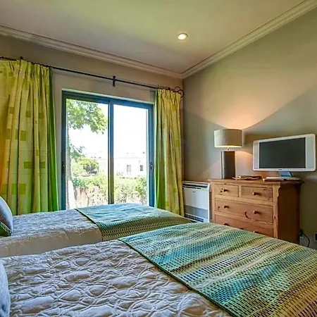 Vale Do Garrao Sleeps 8 Pool Air Con Wifi Villa